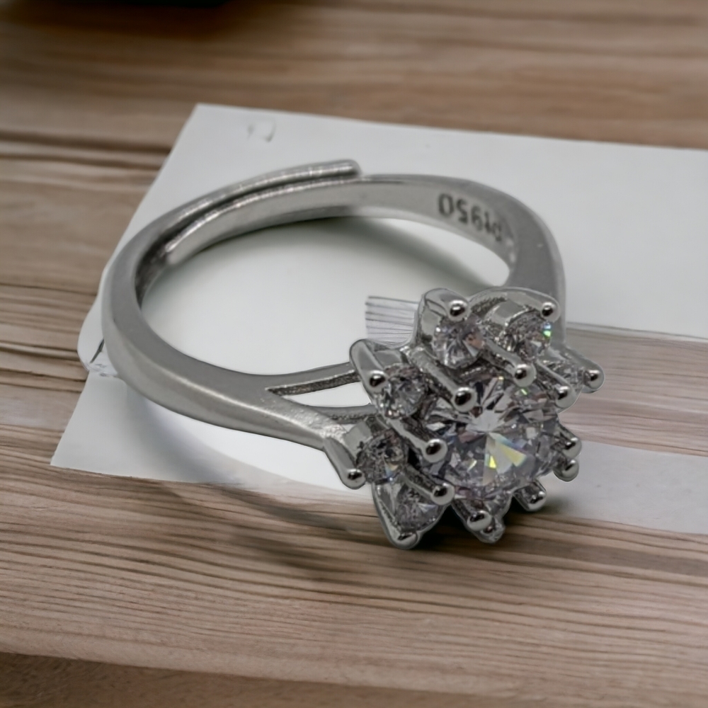 Platinum pt950 ring with cubic zirconia